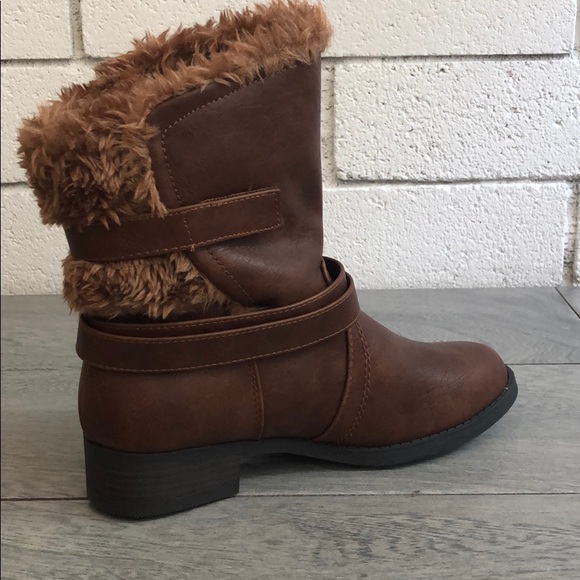 MOIST Tan Faux fur buckle ankle boot - Picture 3 of 6